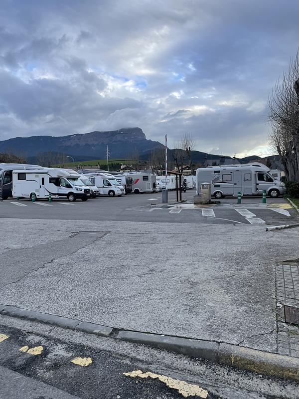 Free campervan park in Jaca, just minutes away from centre
