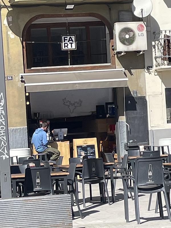 A memorable coffee at the cafe FART